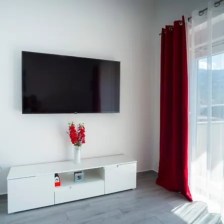 Luxury With Gallery, Heated Pool Only For You-klis Cro * Klis