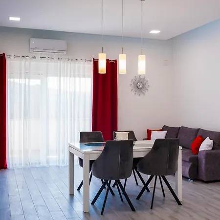 Luxury With Gallery, Heated Pool Only For You-klis Cro