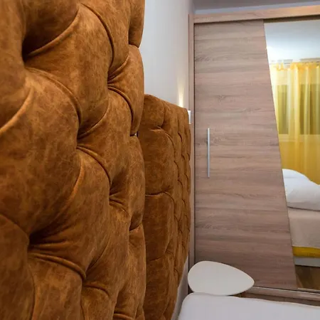 Luxury With Gallery, Heated Pool Only For You-klis Cro *